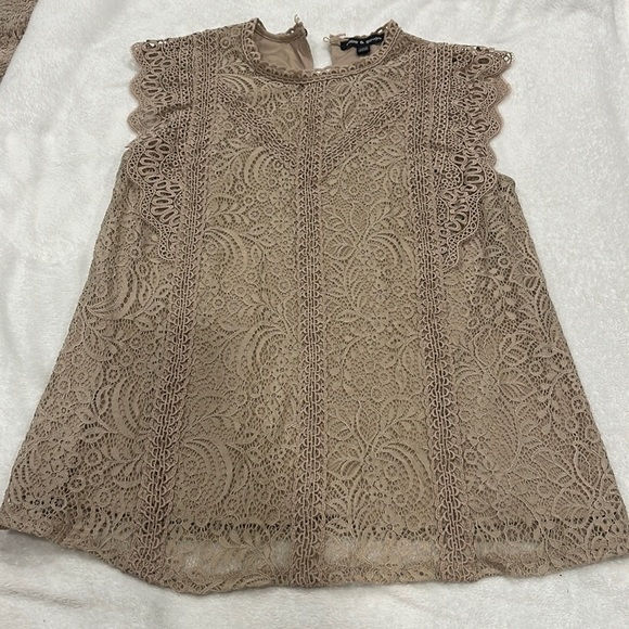 Cable & Gauge Tops - Woman’s Tan Lace Tank-top